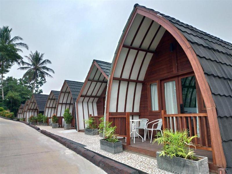 Chevilly Resort And Camp Bogor Esterno foto